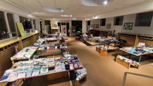 Aufbau des Kleiderbasar im Frühling 2026 ist fertig