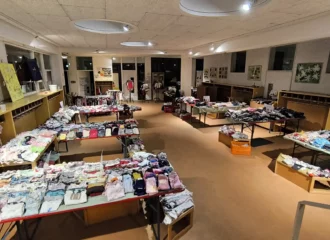 Aufbau des Kleiderbasar im Frühling 2026 ist fertig